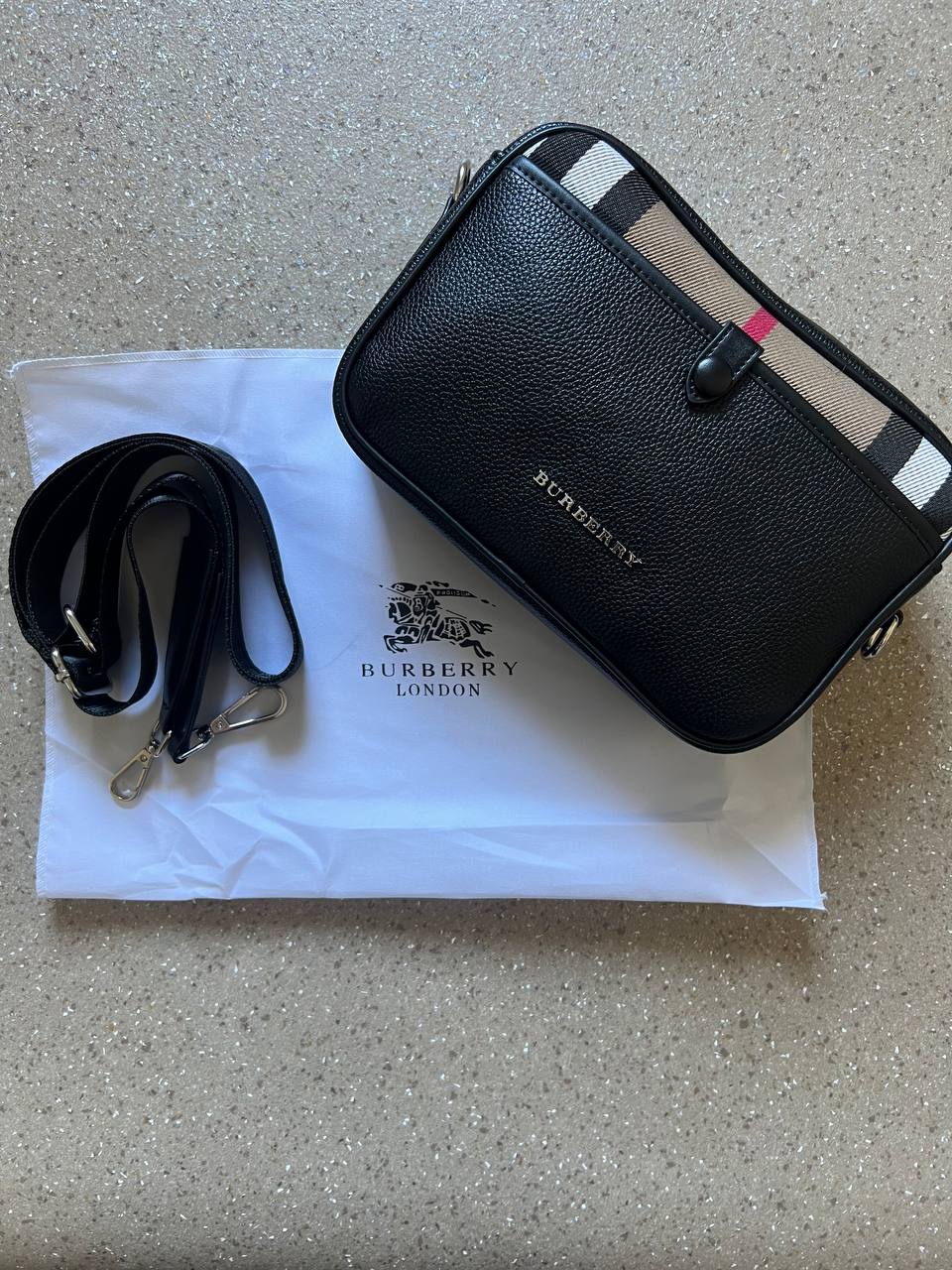 sacouche Burberry qualite premium